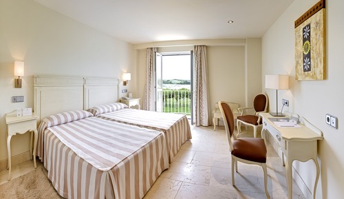 Double Room (with extra bed)