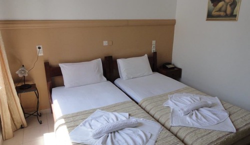 Economy Room, 2 Twin Beds