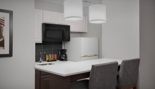 Studio Suite, 1 Queen Bed, Accessible Bathtub, Kitchen (Mobil Tub)