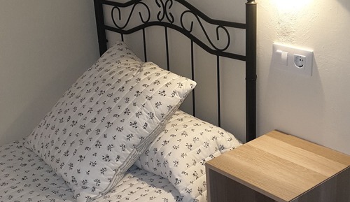 Single Room, Private Bathroom