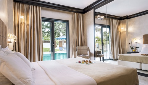 Twin Room (Sharing Pool)
