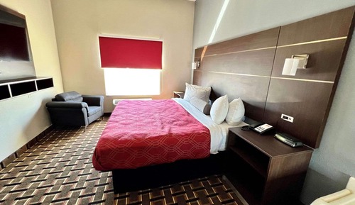 Suite, 1 King Bed, Non Smoking, Hot Tub