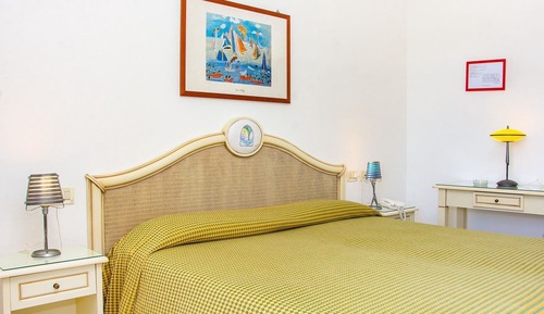 Comfort Room, Balcony