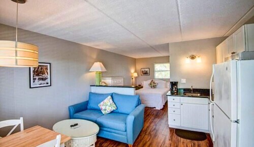 Studio, 1 Queen Bed with Sofa bed