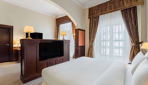 Junior Suite (Old Town View)