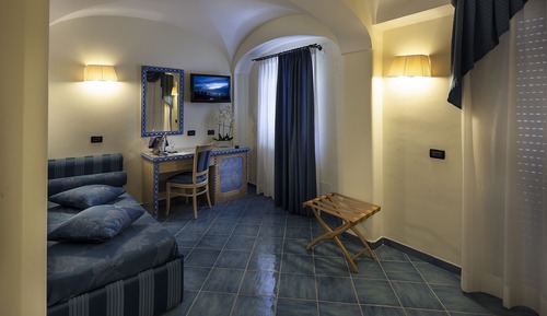 Classic Quadruple Room