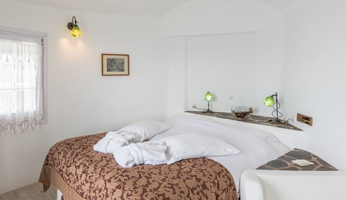 Superior Suite, Jetted Tub (Caldera View)