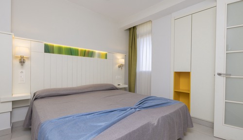 Standard Room, 1 Bedroom (3 adults + 1 child)