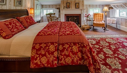 Double Room, Shared Bathroom (Pink room   )