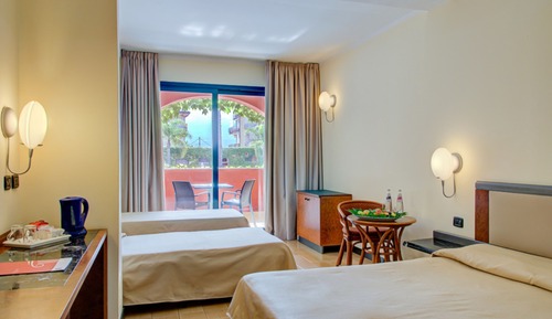 Deluxe Quadruple Room, Balcony
