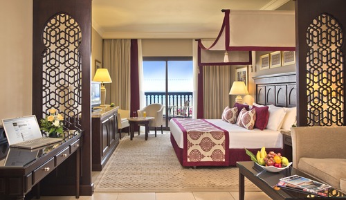 Junior Suite, 1 Queen Bed, Pool View (Al Dana)