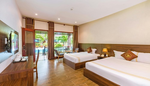 Triple Room with Pool View