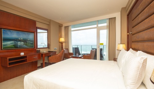 Signature Plus King Room- With a Complimentary City Tour