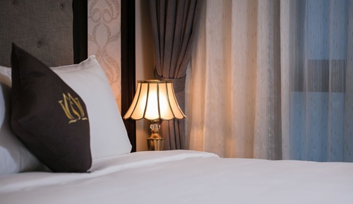 Suite, 1 King Bed, City View