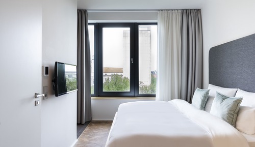Large Studio, Kitchenette, Balcony