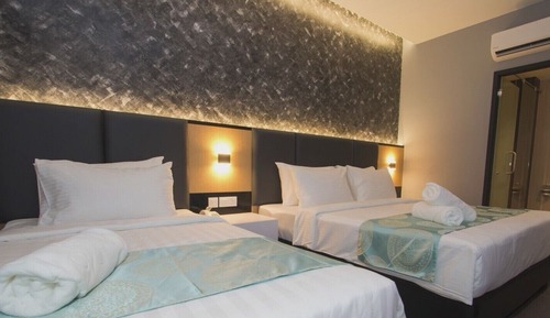 Deluxe Triple Room