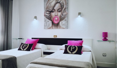 Standard Twin Room