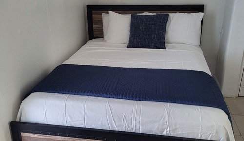 Studio, 1 Queen Bed, Partial Sea View