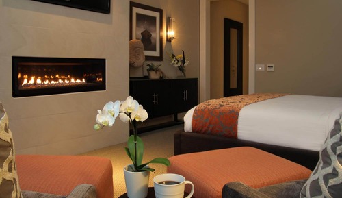 Deluxe Room, 1 King Bed, Fireplace (Patio)
