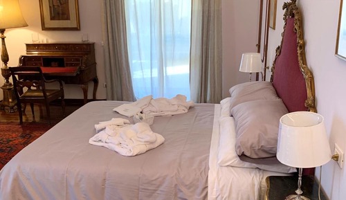 Classic Suite, 1 King Bed, Accessible, Pool View