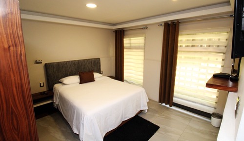 Executive Suite, 2 Double Beds, Non Smoking