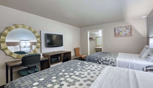 Standard Room, 2 Queen Beds, Non Smoking