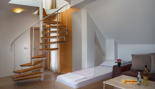 Maisonette, 3 Bedrooms, Balcony