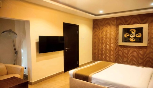 Standard Room, 1 Queen Bed