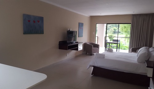 Luxury Studio (Lakeside)