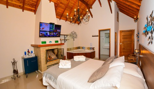 Luxury Suite, Jetted Tub