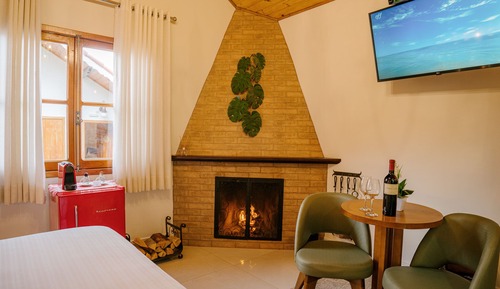 Deluxe Chalet, Hot Tub