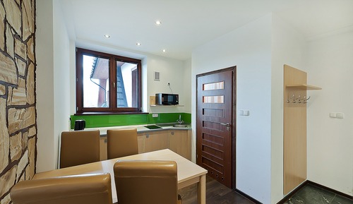 Studio (10C)