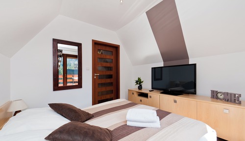 Apartment (17E)