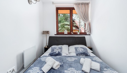 Apartment (9C)