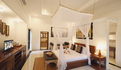Signature Villa, 1 King Bed, Terrace, Pool View