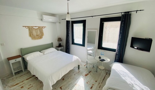 Deluxe Triple Room