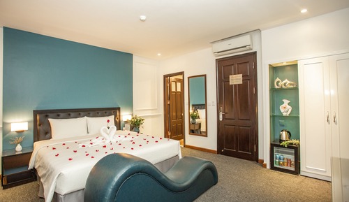 Deluxe Room, 1 Queen Bed