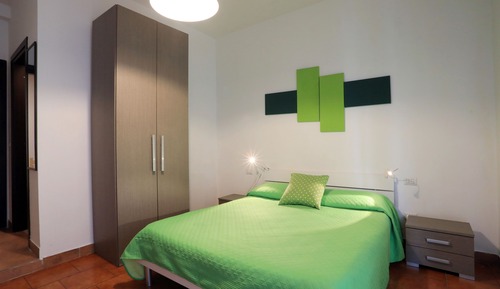 Double Room (Verde)