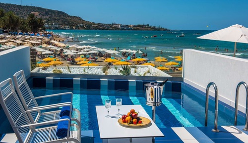 Gold Suite Sea View with Private Pool