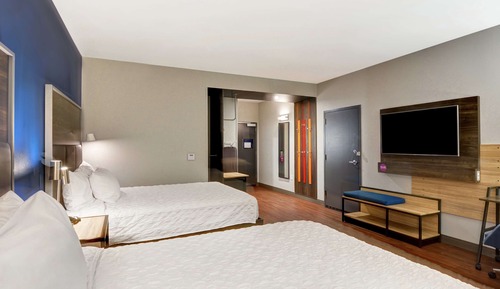 Room, 2 Queen Beds, Accessible (Hearing)