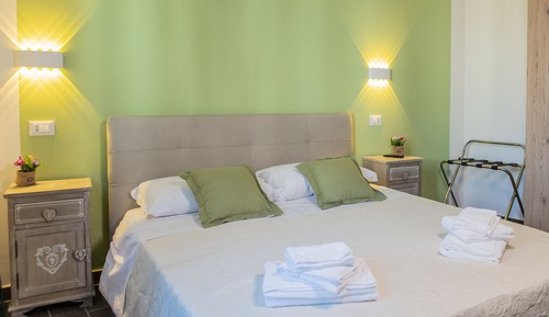 Deluxe Double or Twin Room