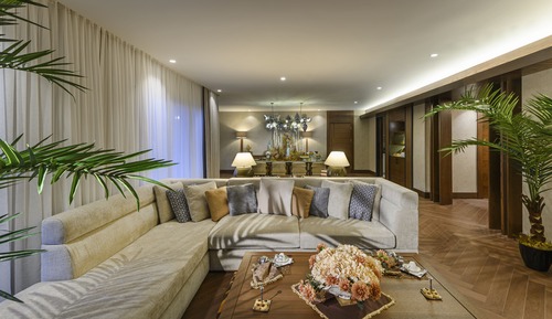 Presidential Suite with King Size Bed with Forest View