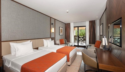 Deluxe Room with 2 Single Beds, Forest View