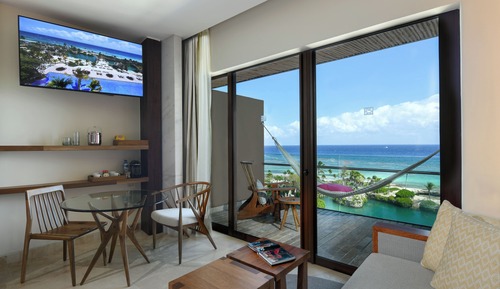 Suite, Oceanfront (Adults)