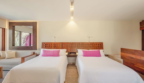Room (Swim Up Garden)