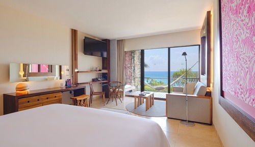 Room, Oceanfront (Swim-up Adults)
