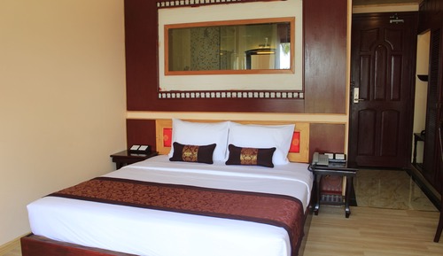 Superior Room, Pool View (No Balcony)