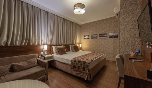Suite, Jetted Tub (Class Master)
