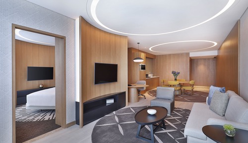 BAY SQUARE SUITE
