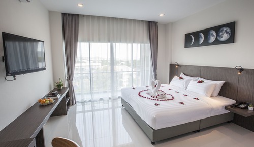 Suite King Size Bed